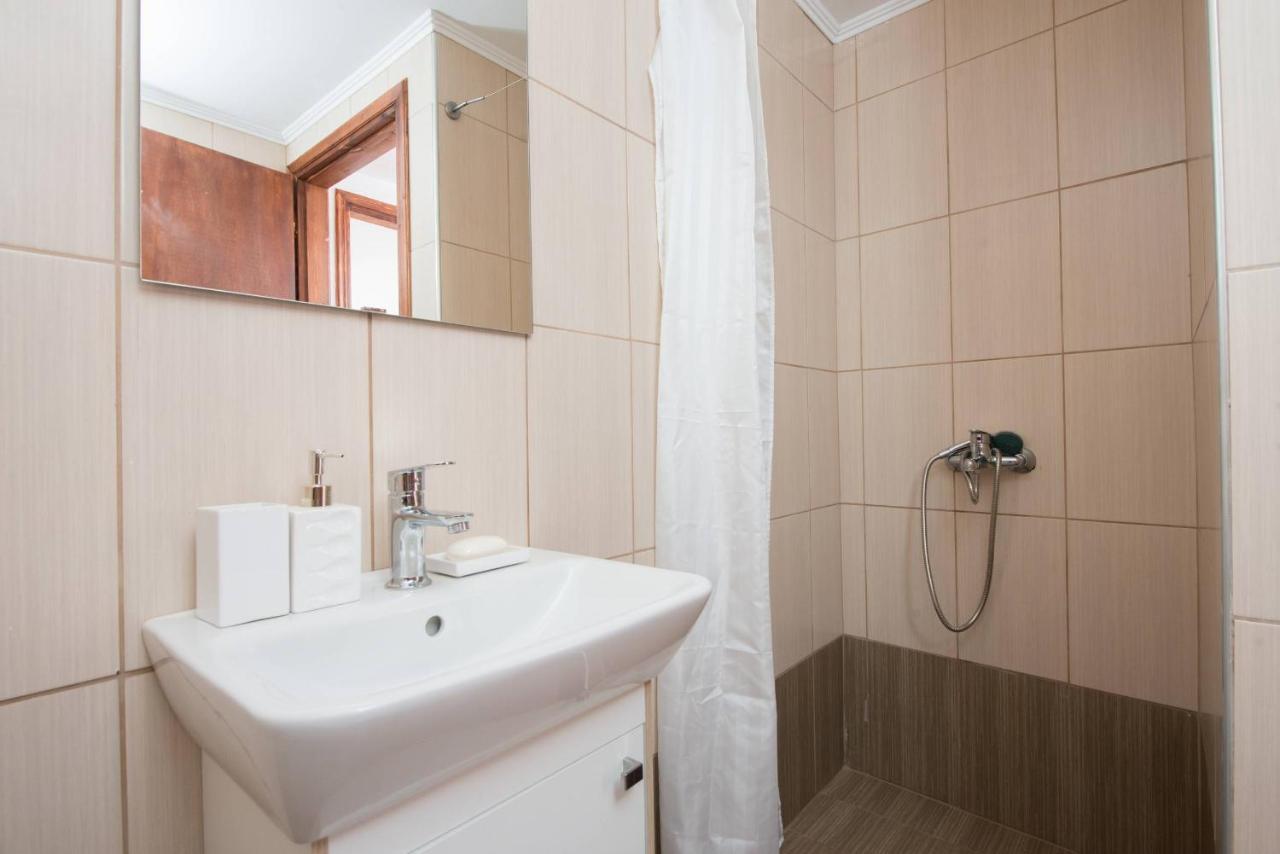 Athina'S Apartment Panagia  Ngoại thất bức ảnh